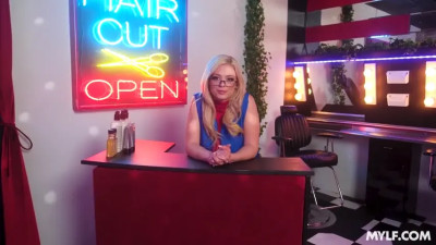 Barbie Beach - Blonde Babe Lures Employee Into Her Cumvenience Store 2024 09 22