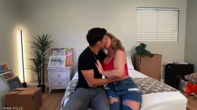 Andie Anderson - Neighborly MILF Gets Creampie